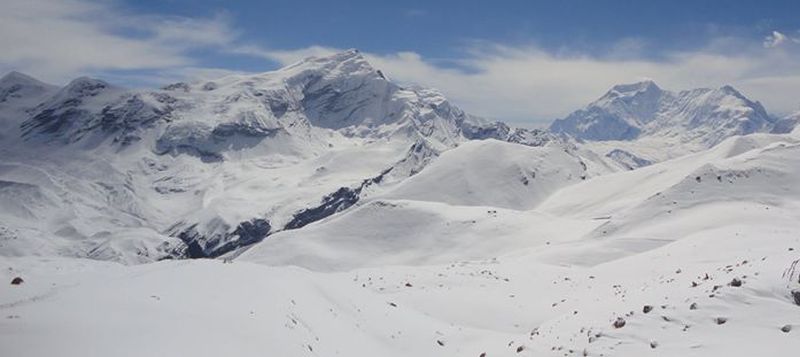 Chulu West Peak from Tharong La