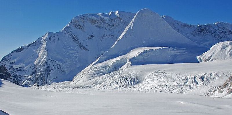 Chamlang and Chonku Chuli ( Pyramid Peak )