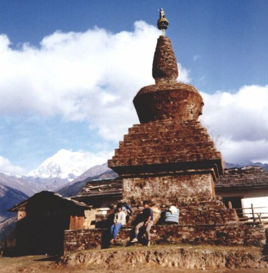 Chorten on Tragsindo Pass