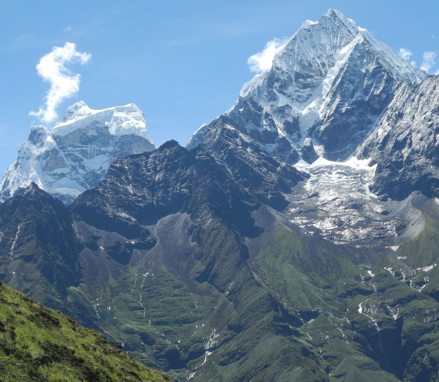 Mount Thamserku and Mount Kang Taiga