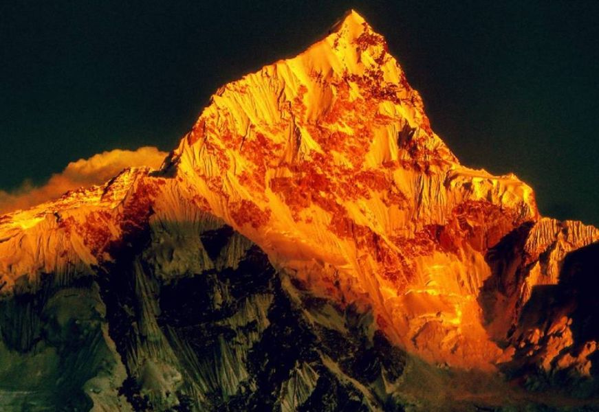 Sunset on Nuptse from Kallar Pattar