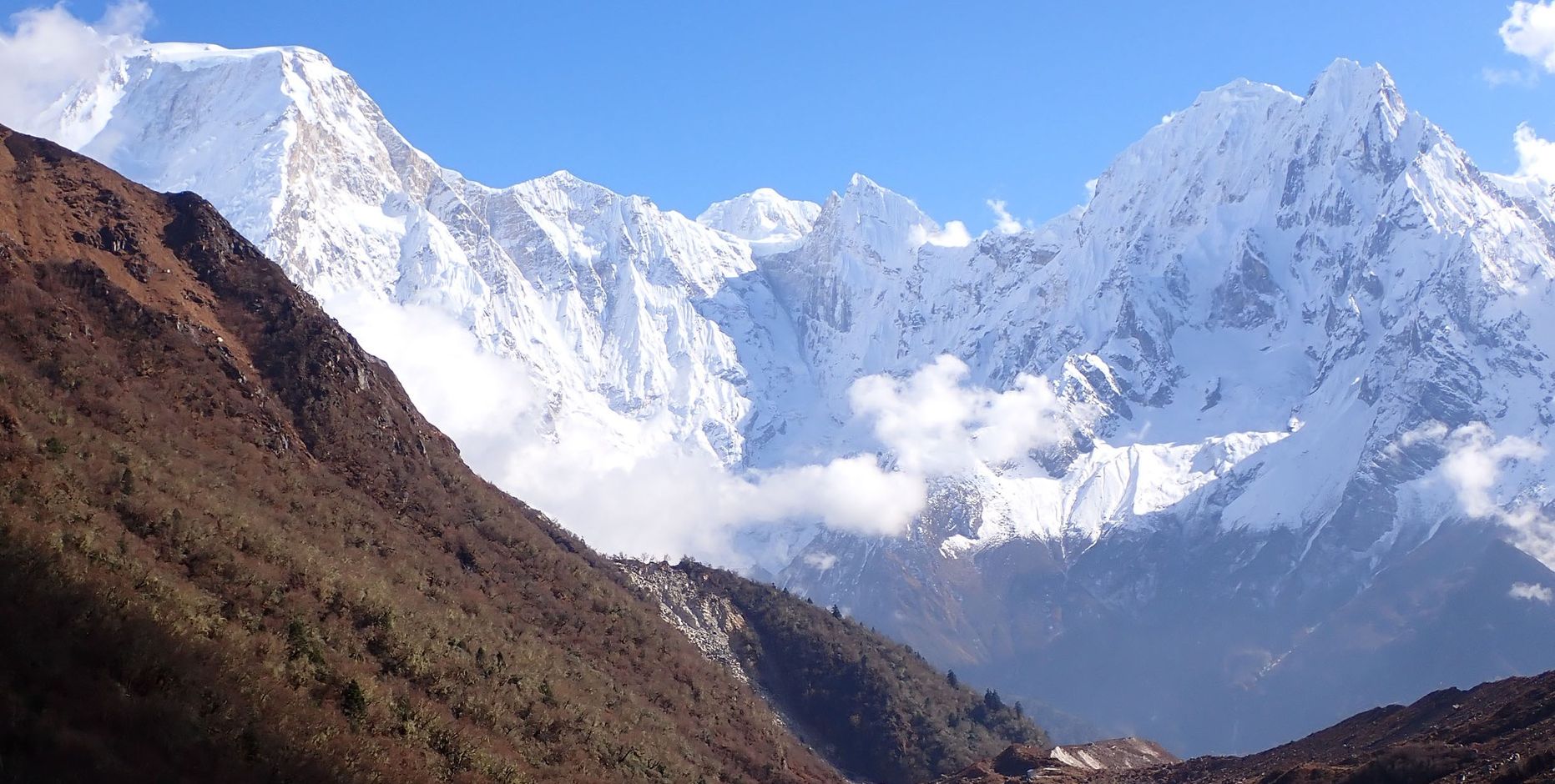 Mount Manaslu and Phungi