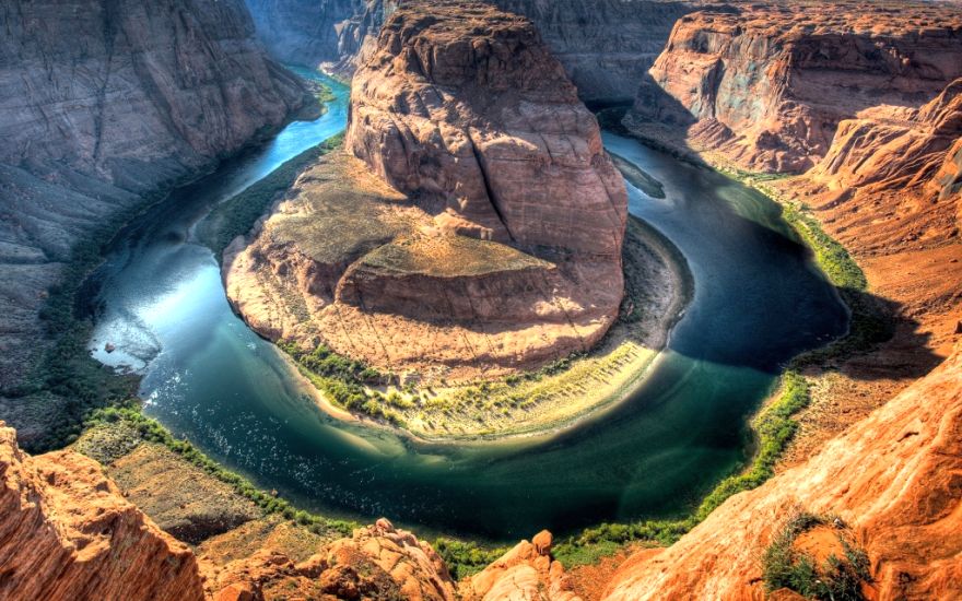 Horseshoe Bend in Colorado River