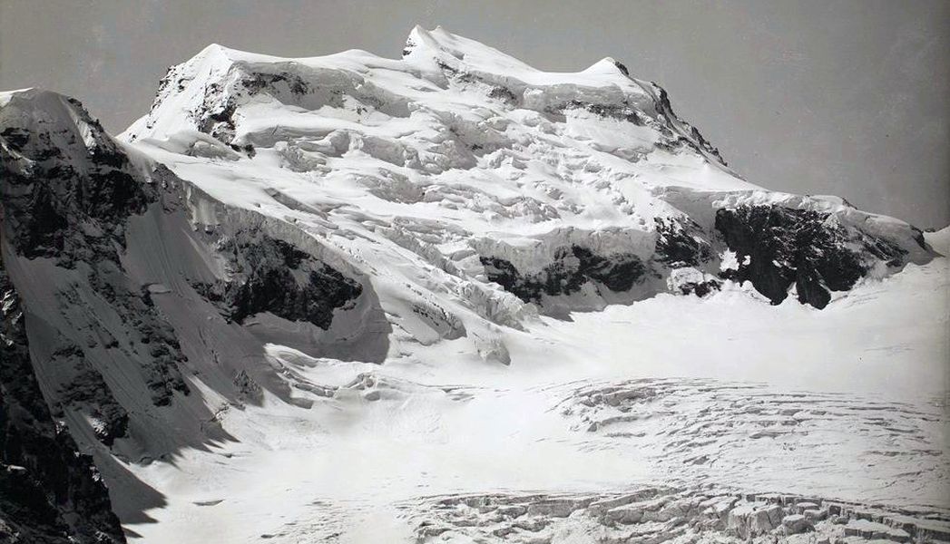 Grand Combin ( 4314 metres ) in the Swiss Alps