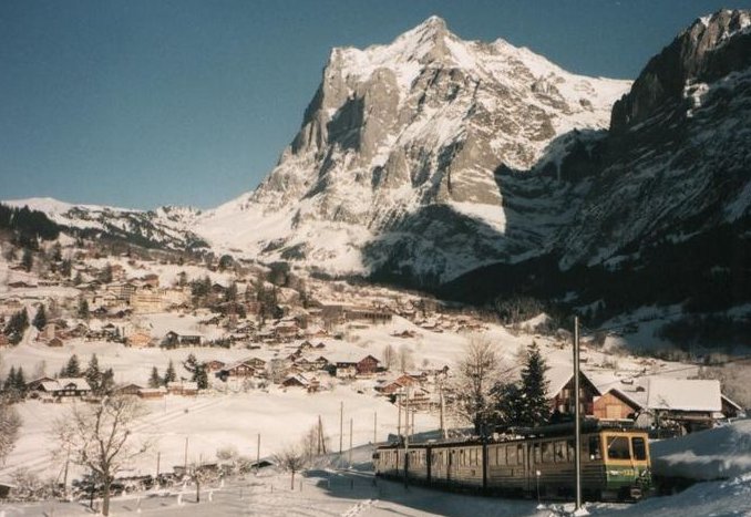 Wetterhorn ( 3701m ) above Grindelwald in the Bernese Oberlands region of the Swiss Alps