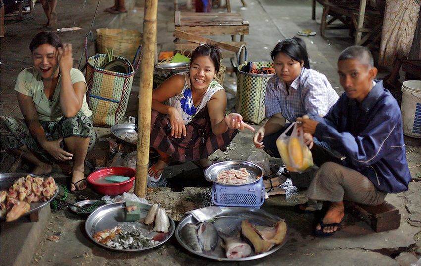 Photograph of Nepalese at market