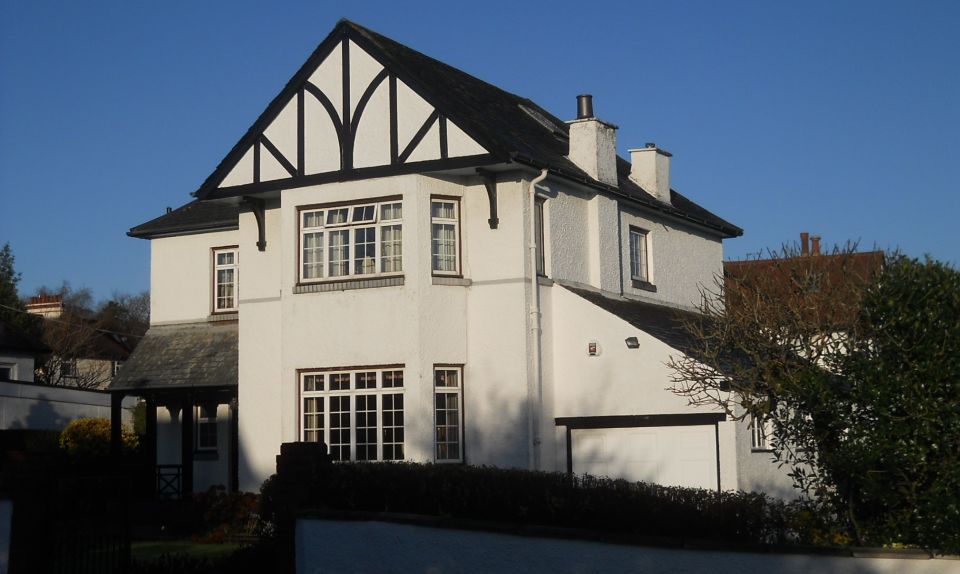 Detached villa in Gartconnel Road