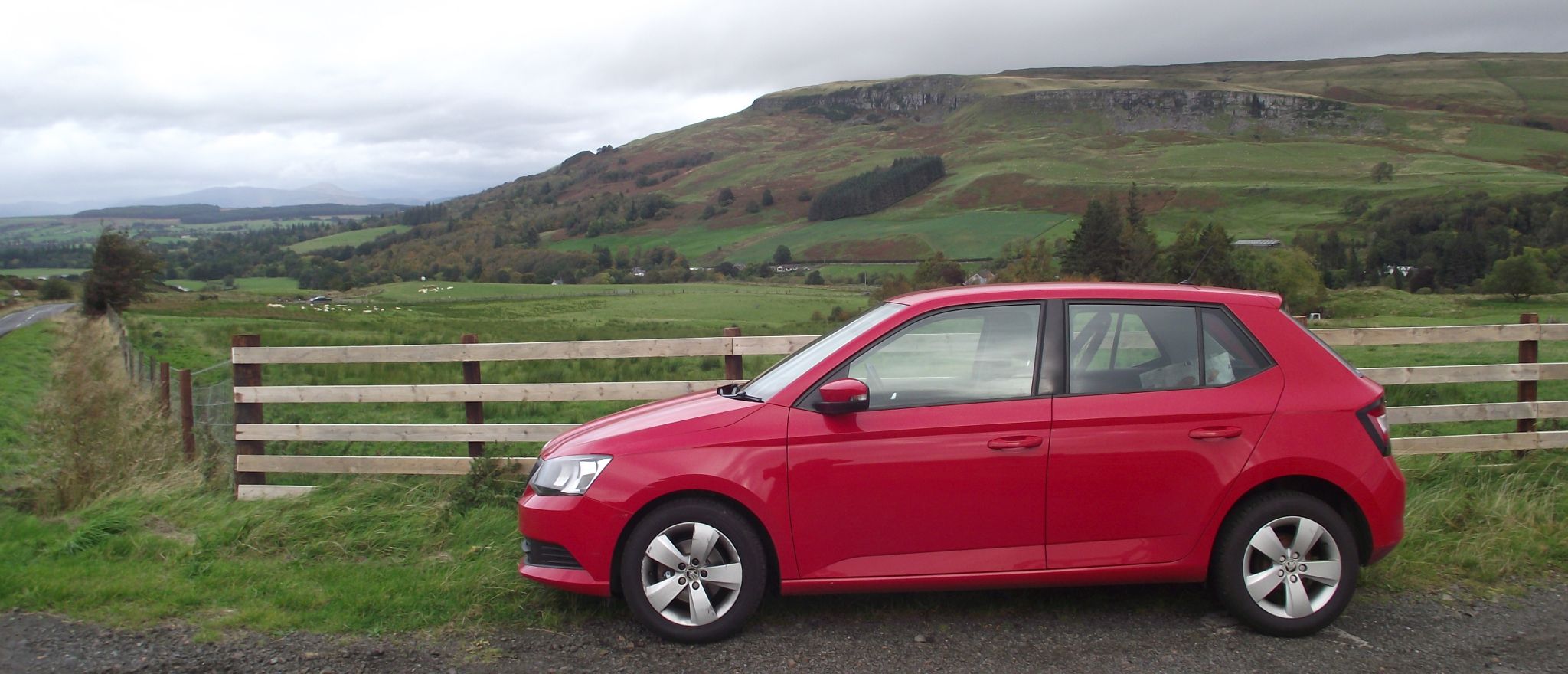 Stronend from Crow Road over the Campsie Fells